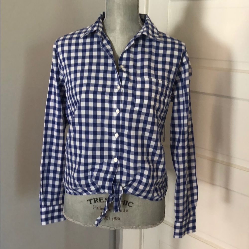 NWT Old Navy gingham button/tie front. Size M